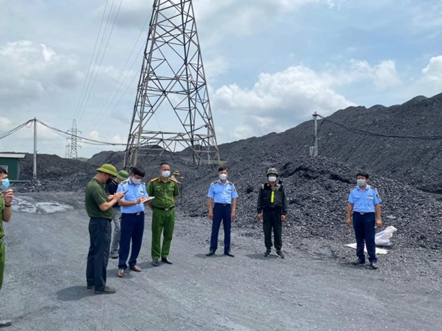 Phát hiện hàng chục nghìn tấn than không rõ nguồn gốc tại Kinh Môn